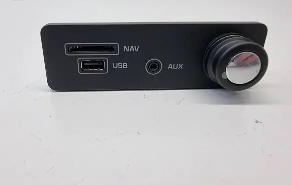 Jaguar XF X260 USB socket connector FK7219C166BC