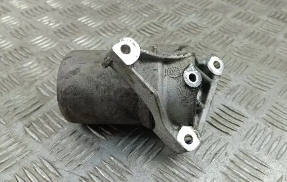 KIA Sorento IV Oil filter mounting bracket