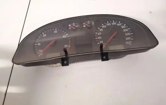 Volkswagen PASSAT B5 Speedometer (instrument cluster) 0263623024 3B0920822A