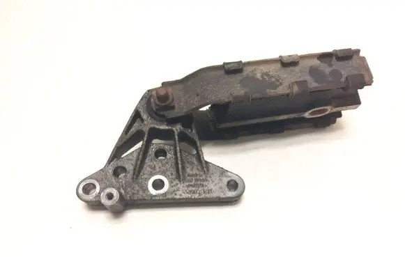 Volvo S60 Engine mount bracket 31262936