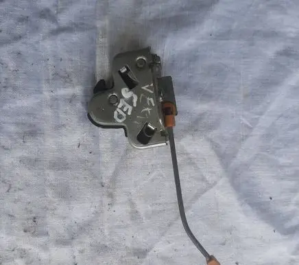 Opel Vectra B Tailgate/trunk/boot lock/catch/latch 90457255