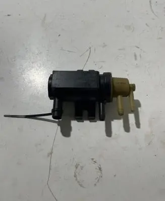 Mercedes-Benz C W204 Turbo solenoid valve A0091533128 11T068 70078208