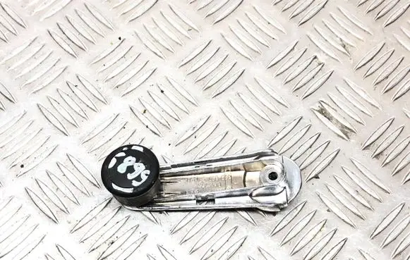 Volkswagen PASSAT B5.5 Rear door window winding handle 443837581