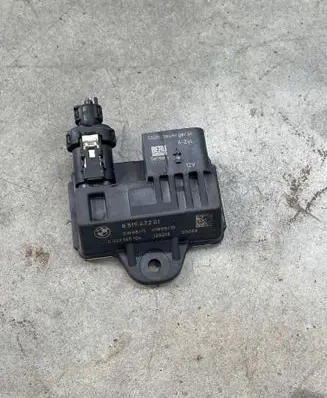 BMW 5 F10 F11 Glow plug pre-heat relay 8519472 0522140104