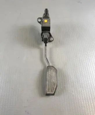 Toyota Avensis T270 Accelerator throttle pedal 7811005021 12353B 05465851292