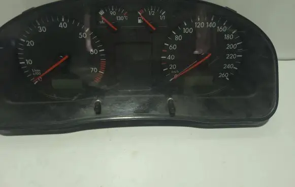 Volkswagen PASSAT B5 Speedometer (instrument cluster) 3B1919880 110008920027