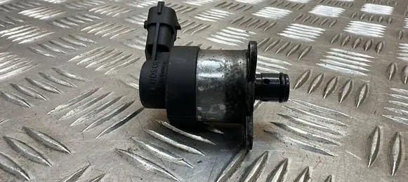 Opel Zafira C Fuel pressure regulator 0928400680 5541640572