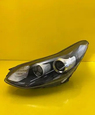 KIA Sportage Headlight/headlamp 92101-F1011