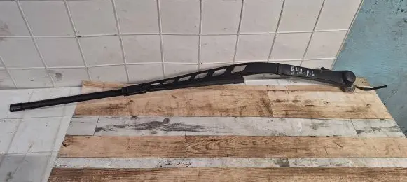 BMW 5 E60 E61 Front wiper blade arm 7198597