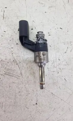 Volkswagen Golf VI Fuel injector 03C906036M