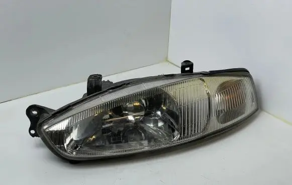 Mitsubishi Colt Headlight/headlamp 10087279
