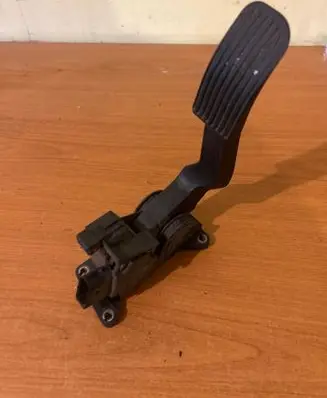 Mercedes-Benz Sprinter W901 W902 W903 W904 Accelerator throttle pedal 0281002335 A9013000404