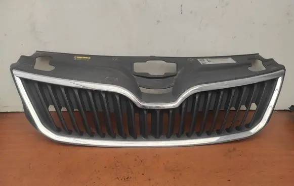 Skoda Rapid (NH) Front bumper upper radiator grill 122013020100 3200201 5JA853668