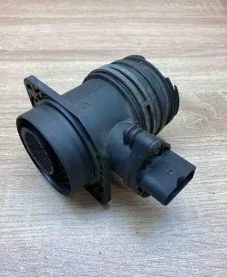 Volkswagen Golf V Mass air flow meter 038906461B 0281002531 Used
