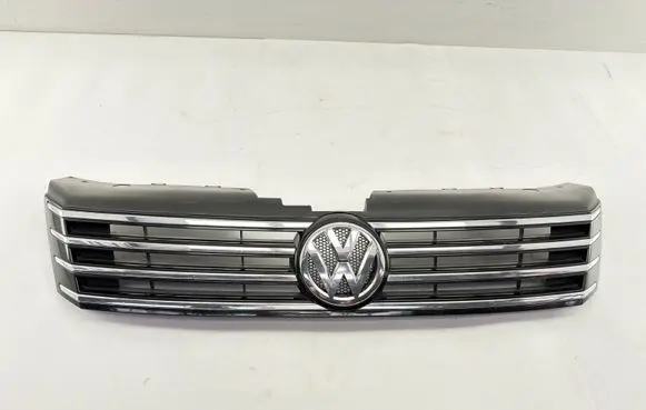 Volkswagen PASSAT B7 Front bumper upper radiator grill 3AA853651