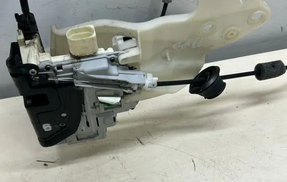 Porsche Cayenne (92A) Front door lock 8J1837016B 5N0839885H