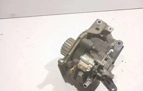 Citroen C4 I Picasso Fuel injection high pressure pump 9672605380
