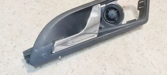 Skoda Octavia Mk2 (1Z) Front door interior handle 1Z0837247