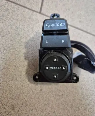 Hyundai Tucson TL Wing mirror switch 93573-D3100