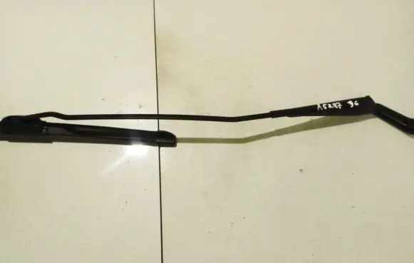 Audi A3 S3 8L Front wiper blade arm