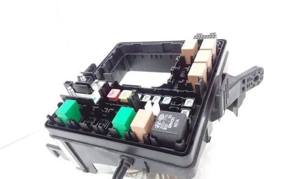 Hyundai Tucson TL Fuse module 91211D7320 3018816024B 3916037110