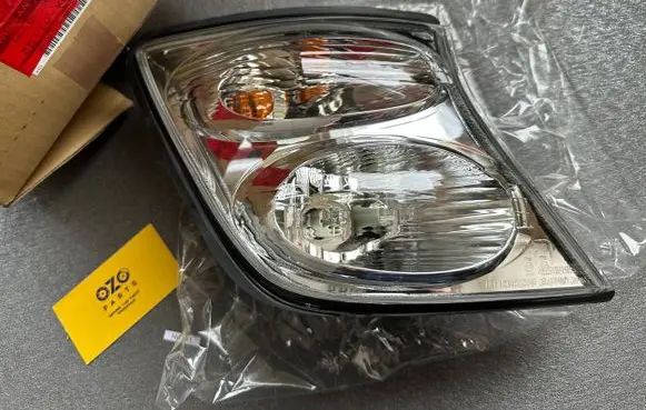 Nissan Patrol Y61 Front indicator light 26110VC20A