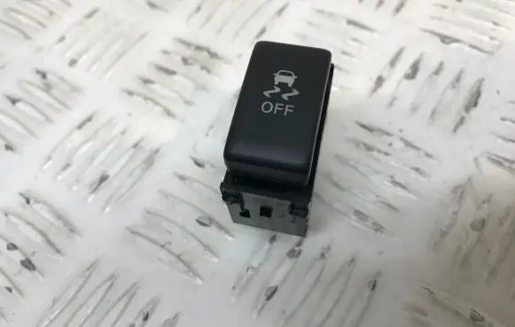 Nissan Qashqai+2 ESP (stability program) switch 