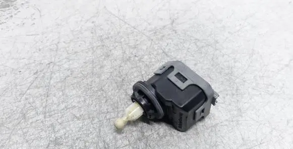 Headlight level adjustment motor