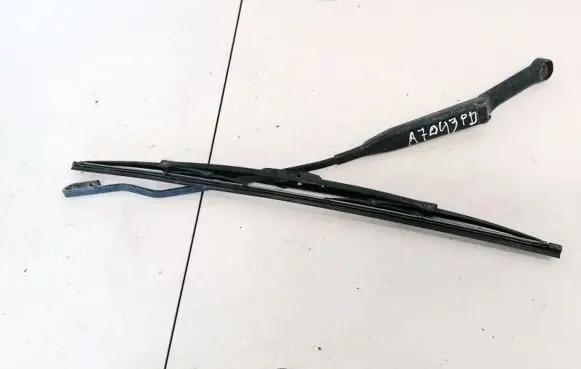 Audi A4 S4 B5 8D Front wiper blade arm