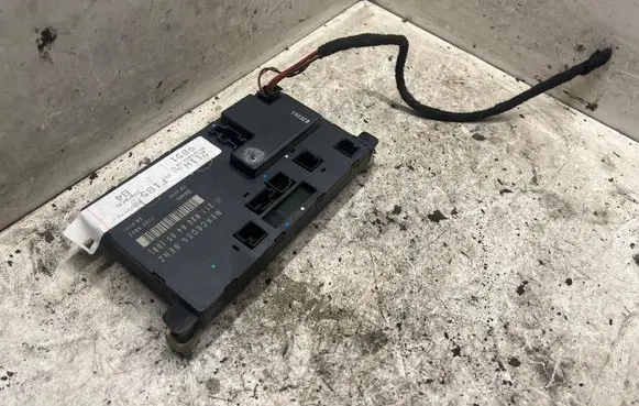 Mercedes-Benz E W211 Door control unit/module 2118208485