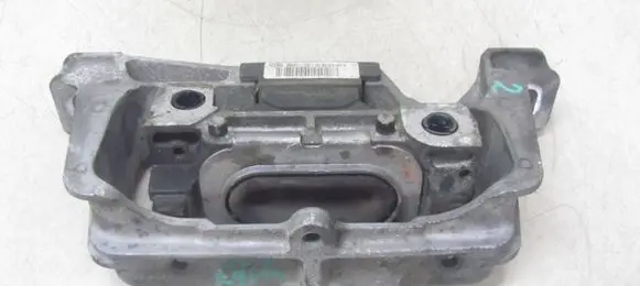 Engine mount bracket