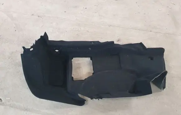 Mercedes-Benz E W211 Other trunk/boot trim element A2136903025