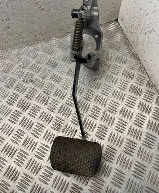 Mercedes-Benz ML W163 Brake pedal 163290047