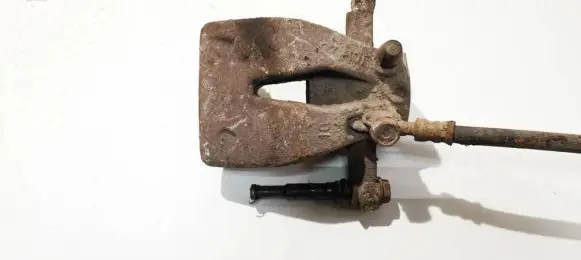 Toyota Avensis T250 Rear brake caliper y01340