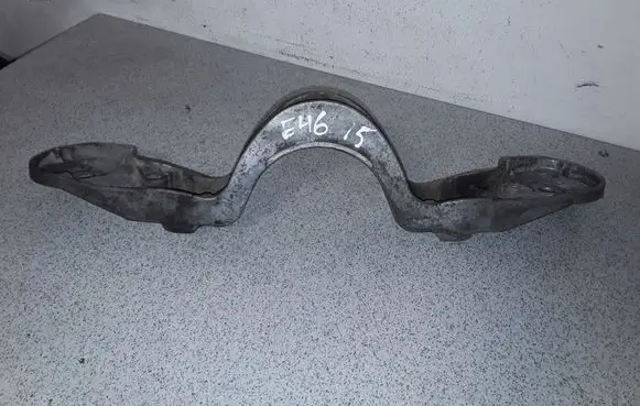 BMW 3 E46 Rear differential/diff mount bracket 1094421