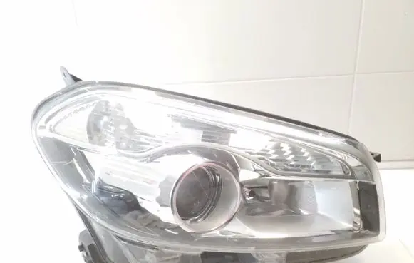 Nissan Qashqai Headlight/headlamp 26010BR62A 5DV00961000