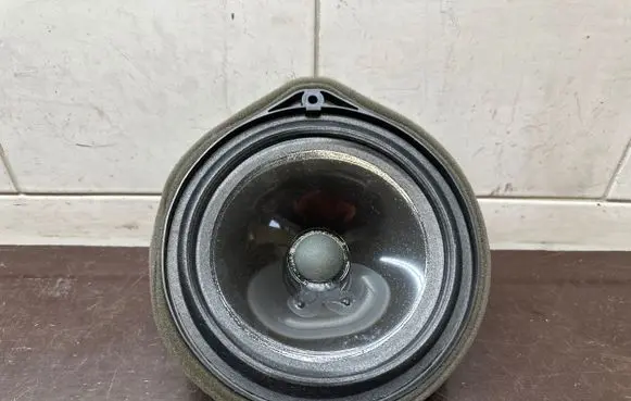 Honda HR-V Front door speaker