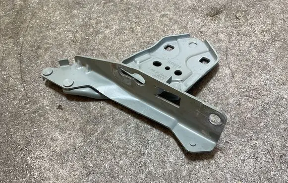 Volvo XC40 Engine bonnet/hood hinges 32297489