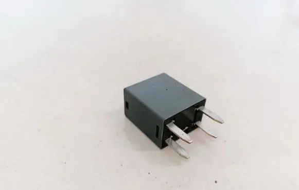 Opel Insignia A Other relay 13500114 8385