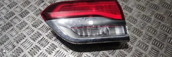 Jeep Grand Cherokee Tailgate rear/tail lights P68471330AB
