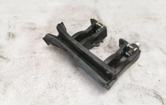 Citroen Berlingo Front door window/glass frame 9680556980