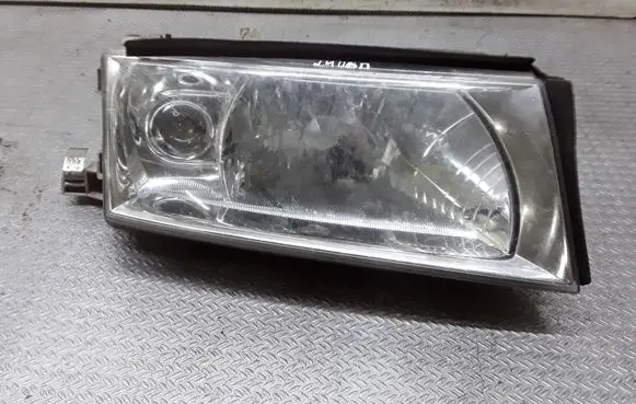 Skoda Octavia Mk1 (1U) Headlight/headlamp