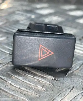 Toyota Avensis T250 Hazard light switch 157963 TR9503