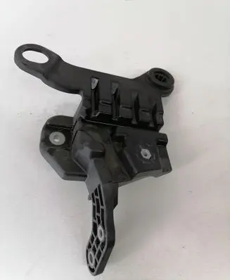 Battery bracket