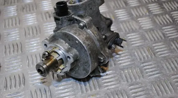 BMW 5 GT F07 Vacuum pump 724807340