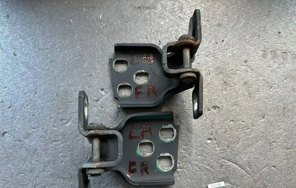 Jeep Grand Cherokee (WJ) Front door lower hinge 55136481AE