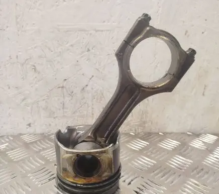 BMW 6 F06 Gran coupe Piston with connecting rod 