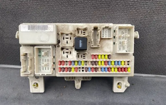 Ford Focus C-MAX Fuse module 3M5T14A073DG 00007627 3M5T14014AVB