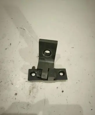 BMW 5 E60 E61 Front door upper hinge 7068073