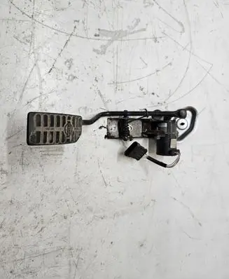 Nissan Almera N16 Accelerator throttle pedal 0281002425 1132099015